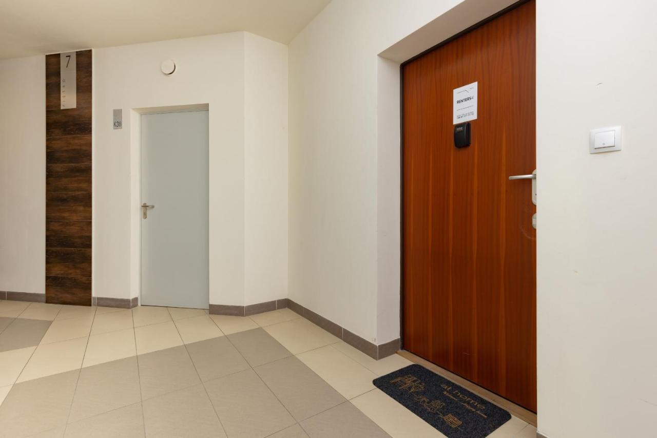 Quiet Apartment Park Edwarda Szymanskiego By Noclegi Renters Warschau Buitenkant foto